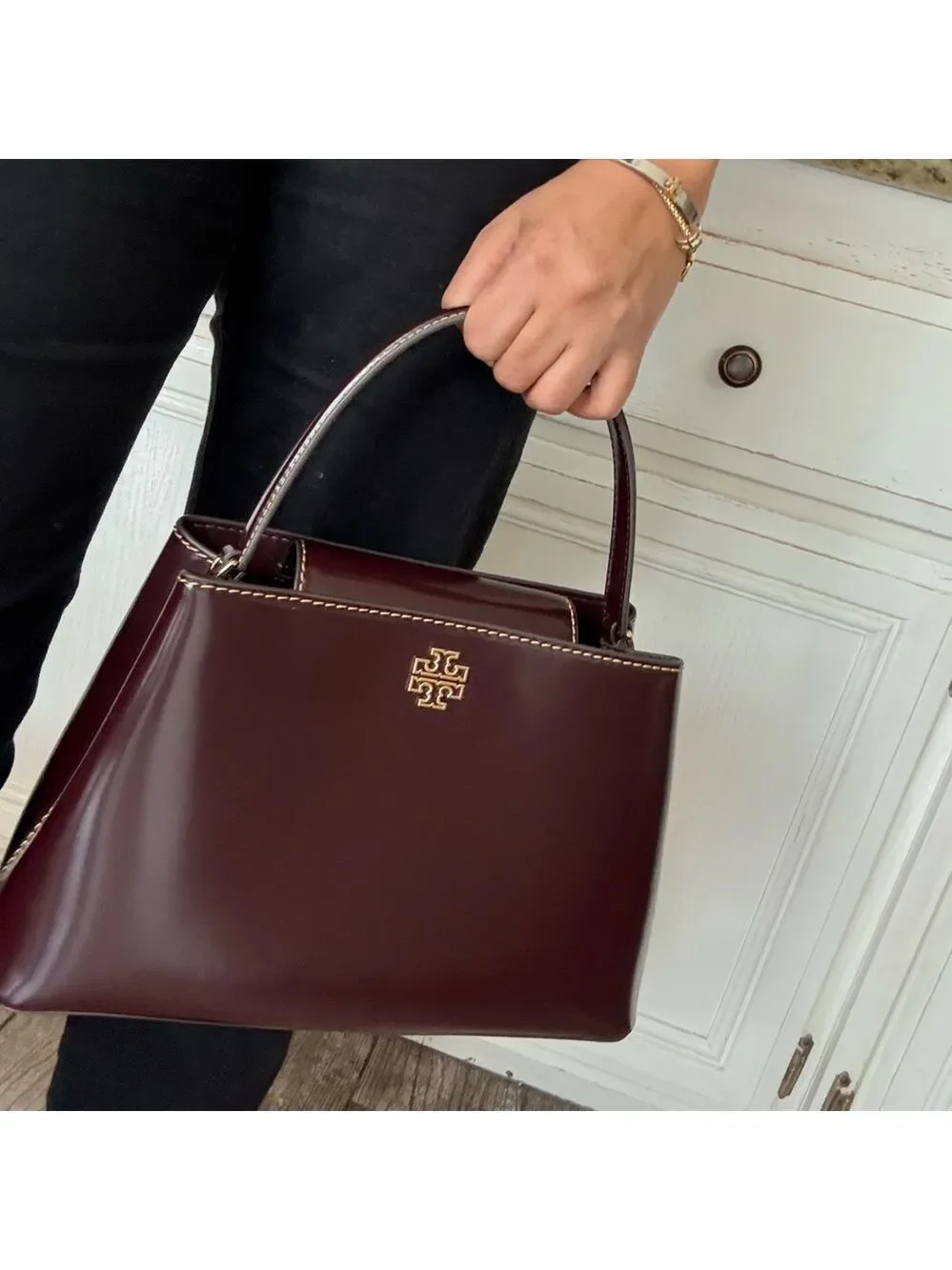 700+! New Women's Tory Burch BRITTEN SMOOTH SATCHEL TEMPRANILLO / Gold
